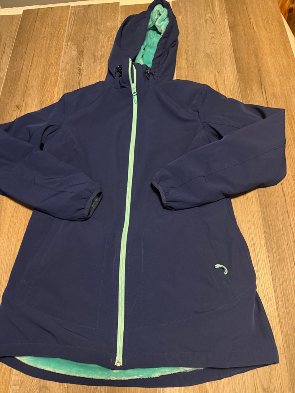 Duluth Trading Co Plush Jacket in Teal and Light Beige Label
